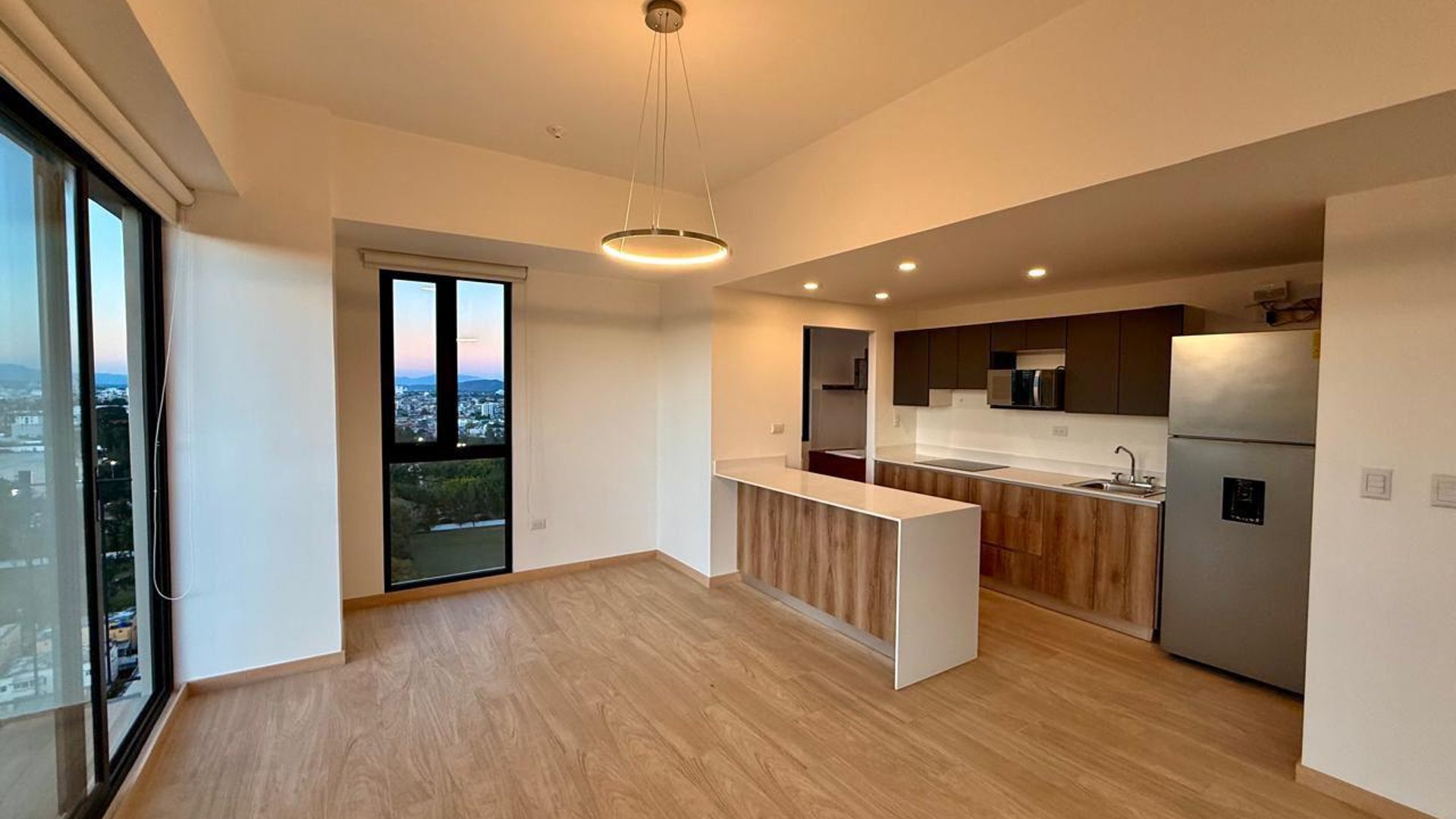 Apartamento en renta con linea blanca y 2 habitaciones en Z10 Ref-5510