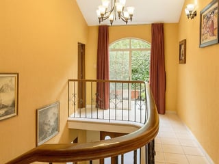 HERMOSA CASA DE LUJO EN VENTA EN SAN BARTOLOMÉ MILPAS ALTAS - Image 33