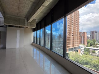 Oficina en Venta zona 10 cercano a oakland - 4