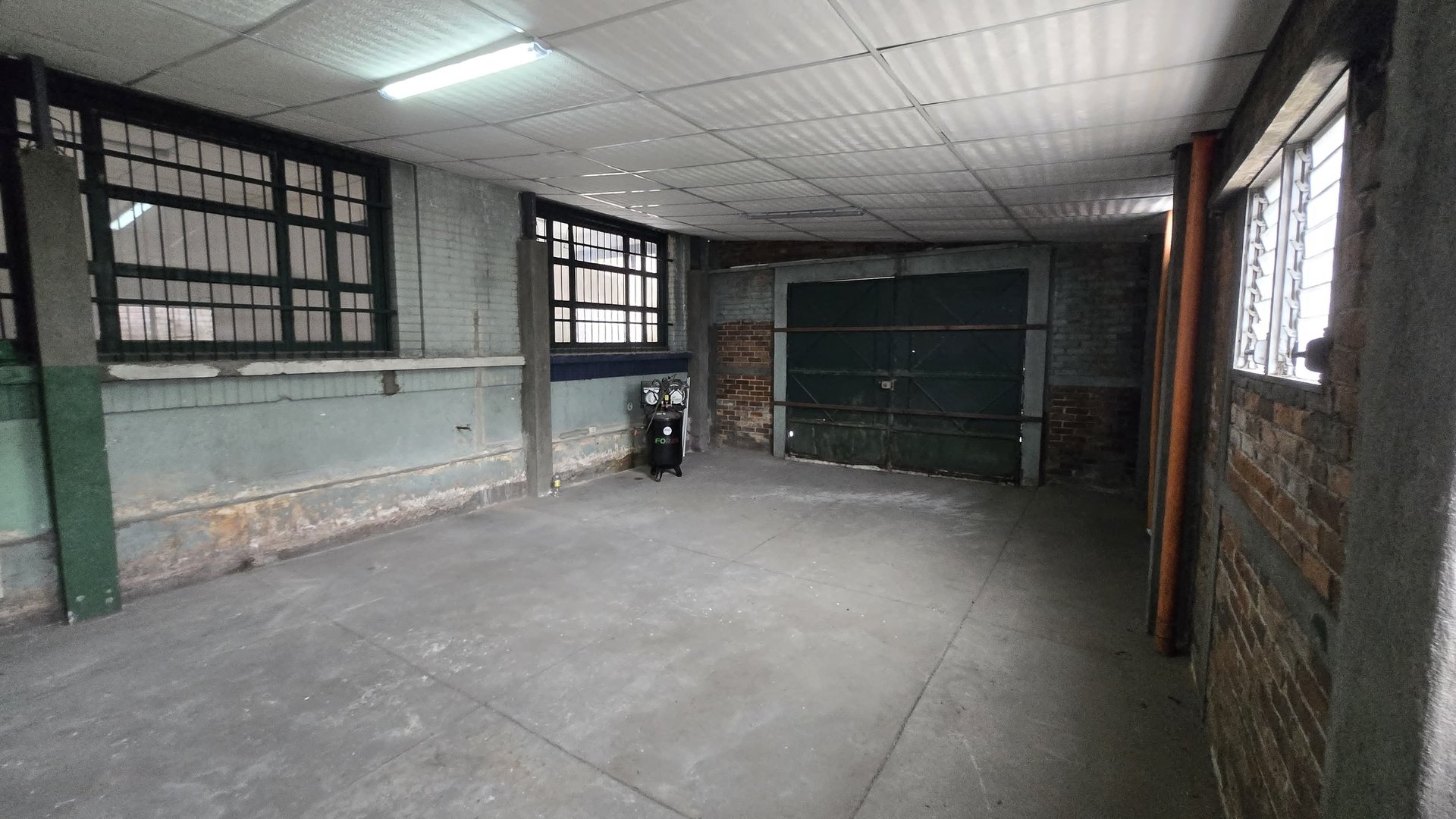 Local comercial en zona 1.