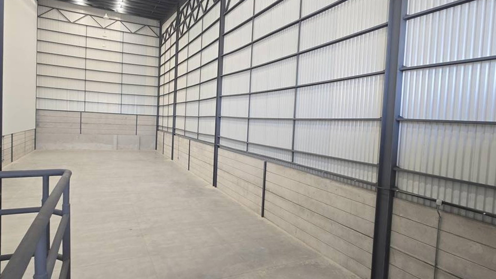 Complejo Industrial de bodegas D8 el Naranjo desde 550m² Ref-6078