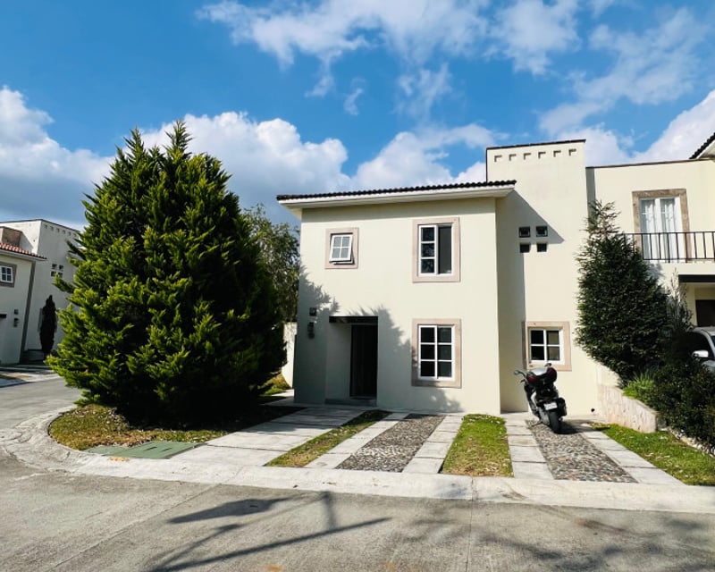 Venetto, Casa en venta y renta Carretera a El Salvador