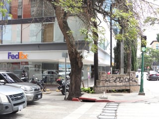 📍 LOCAL COMERCIAL EN RENTA – 102 m² | EDIFICIO MURANO CENTER ZONA 10 - 4