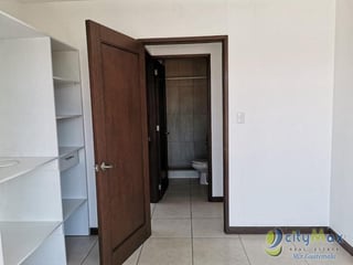 Apartamento en Venta en Pórtico Zona 7 - 2