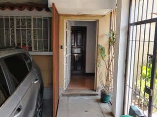 Casa rediseñada para oficinas actualmente bufete de abogados. - 2