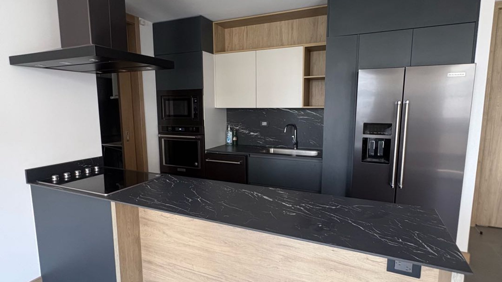 Apartamento en Alquiler Edificio Torre Vertic, zona 14 - Miniatura 23