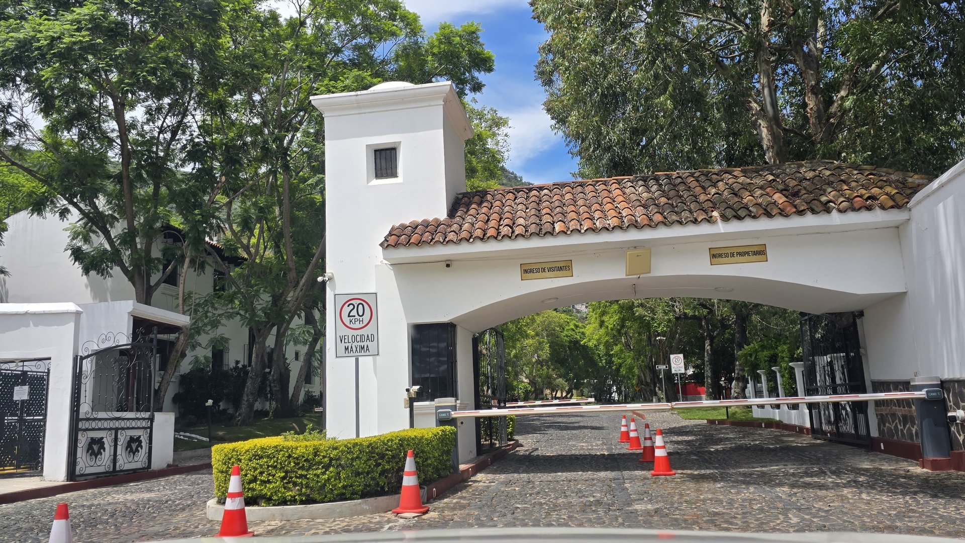 VENTA DE TERRENO EN BELLA VISTA CERCA DE ANTIGUA GUATEMALA - Image 1