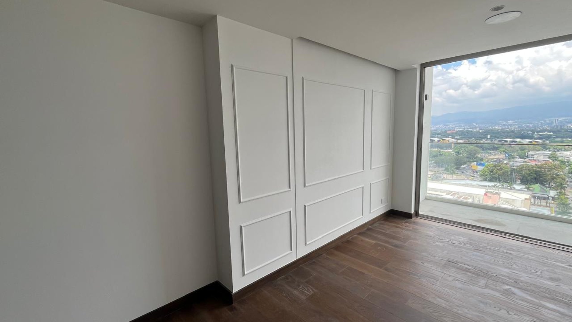 VENTA APARTAMENTO CON HERMOSAS VISTAS - ATARAH, ZONA 10
