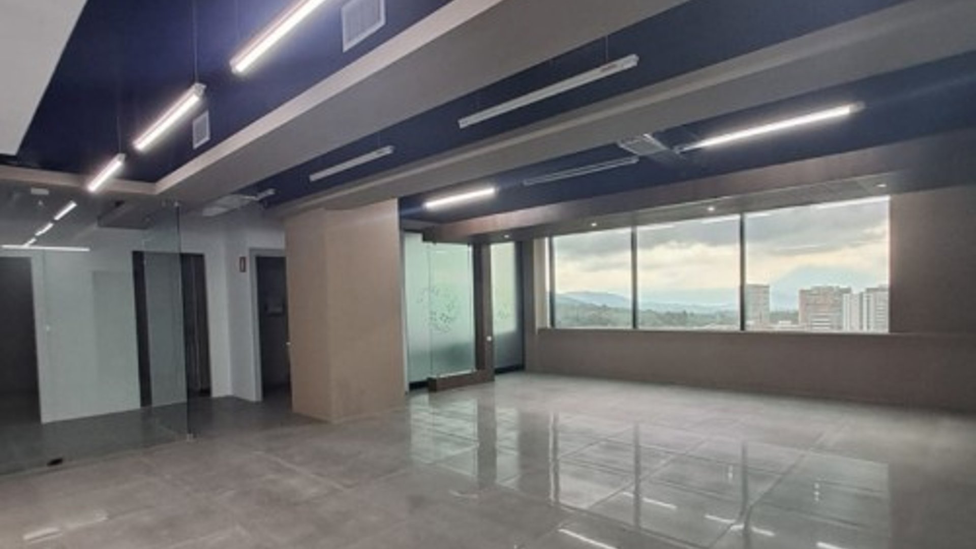 Oficinas en venta en Europlaza zona 14 Ref-5644 - Miniatura 2