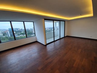 VENDO PENTHOUSE EN ZONA 15 EDIFICIO LIV - 2