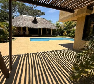 Monterrico Preciosa Casa de Playa NUEVA, tipo Santa Fe en Venta