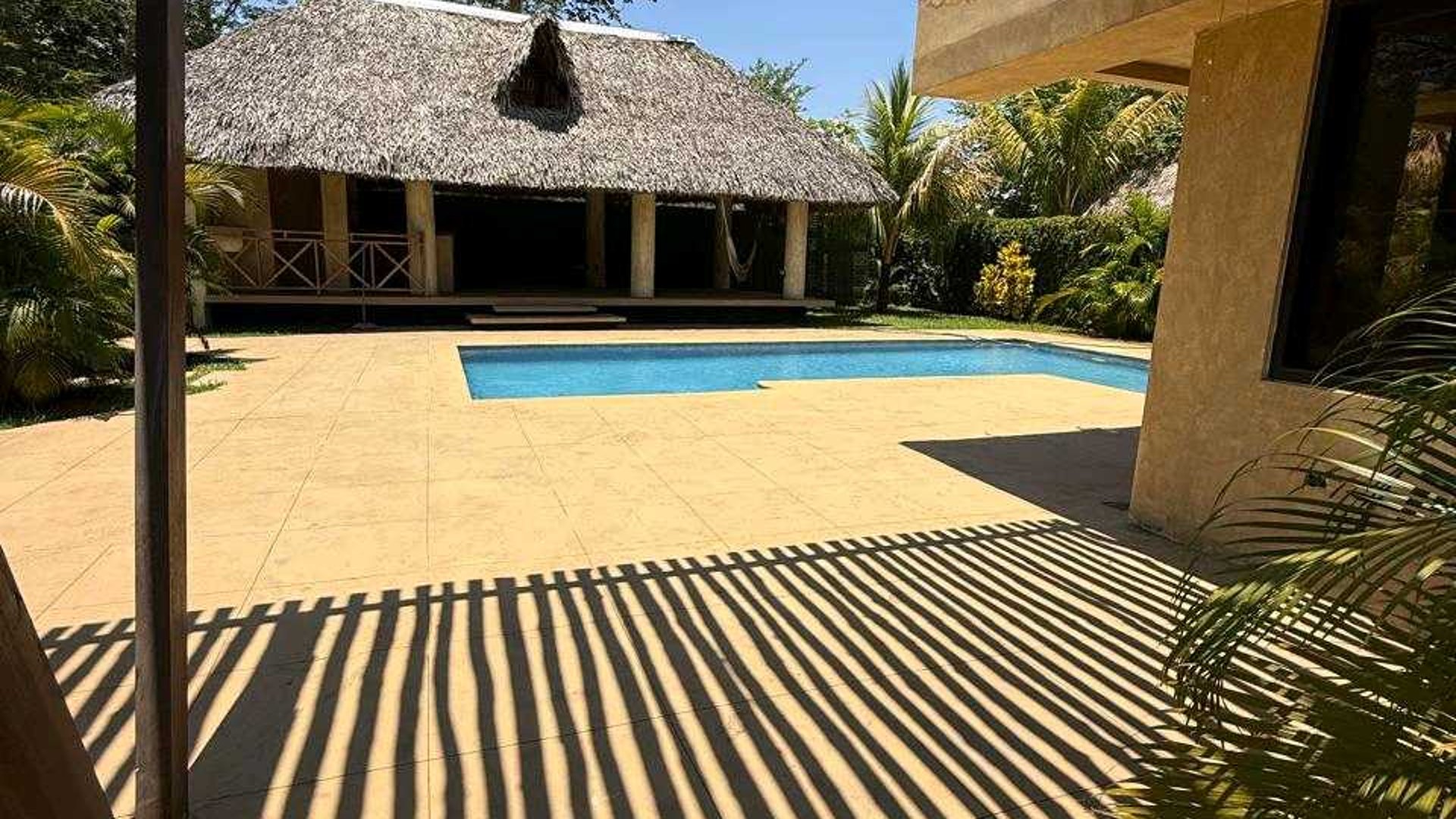 Monterrico Preciosa Casa de Playa NUEVA, tipo Santa Fe en Venta