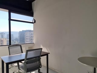 Renta de Oficina en Reforma Montufar Zona 10 - 2