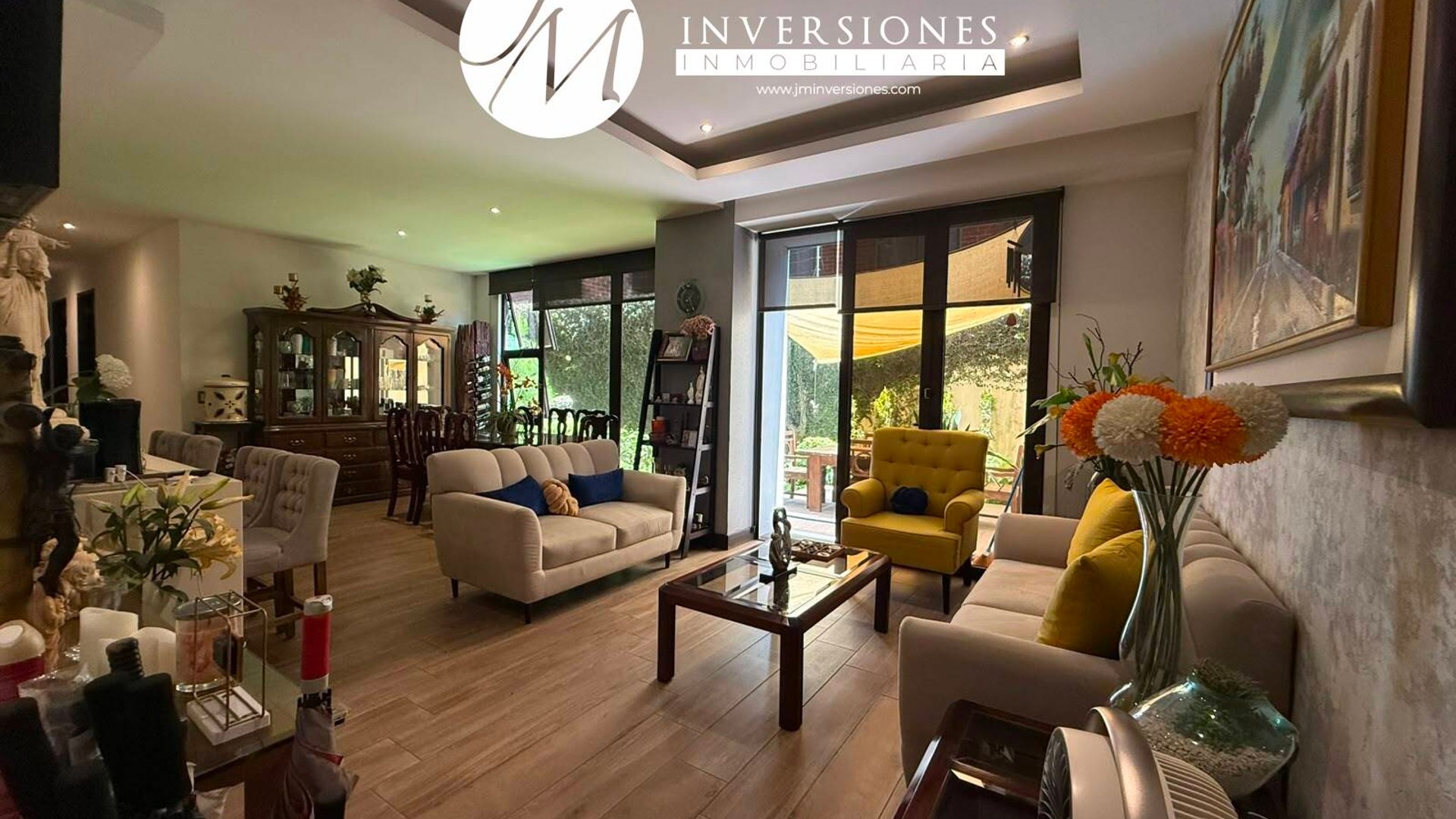 Apartamento en Venta de 3 Dormitorios en zona 10