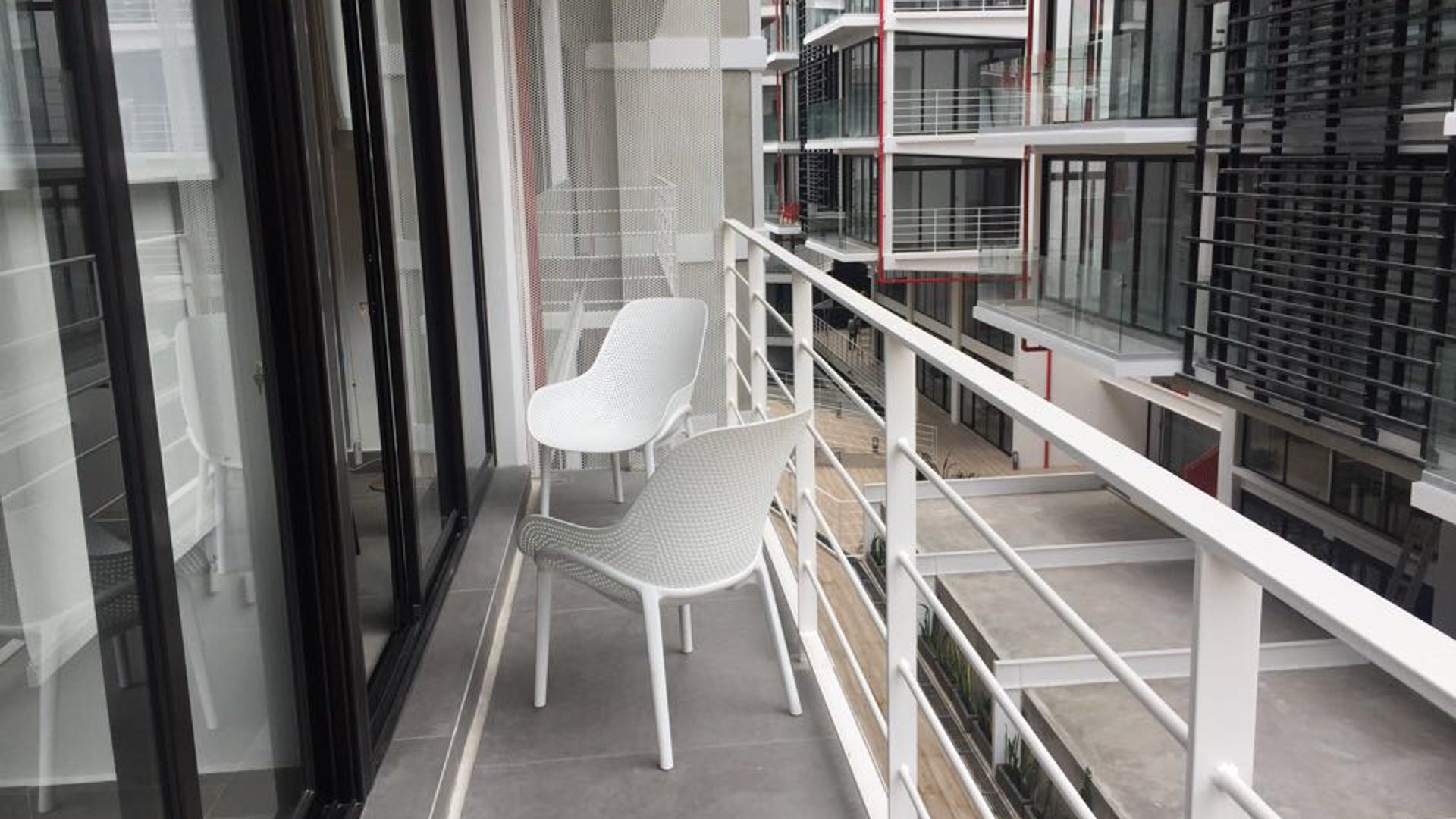 Rento Apartamento para Estrenar Amueblado en SHIFT  Cayala, Z. 16 - Miniatura 15