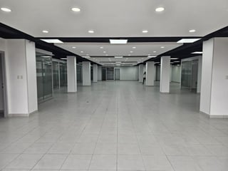 Edificio en Renta en zona 4 - Image 2