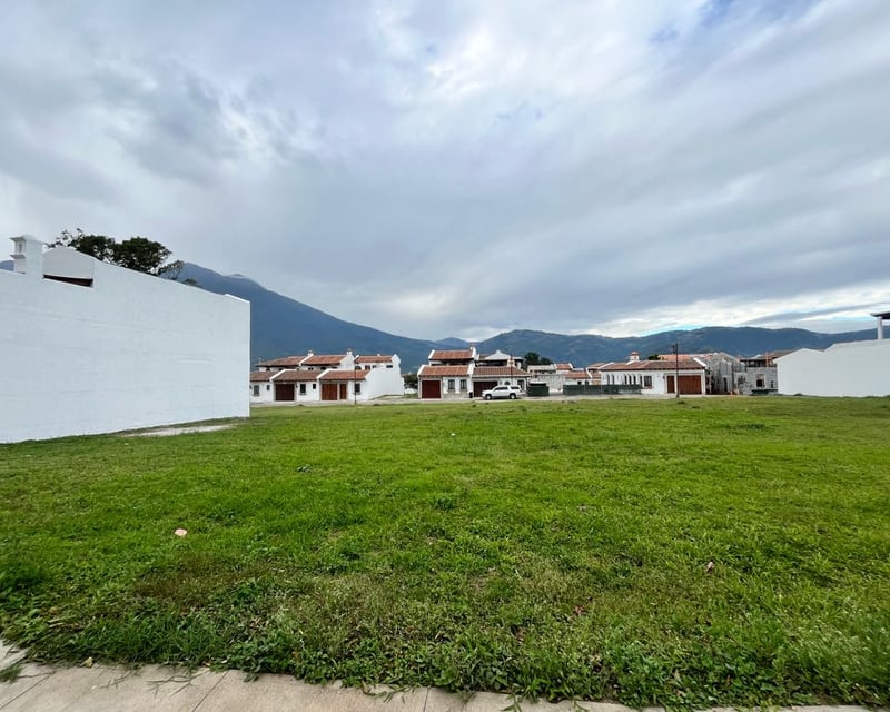 TERRENOS EN VENTA EN CLUB RESIDENCIAL EN ALREDEDORES DE ANTIGUA 