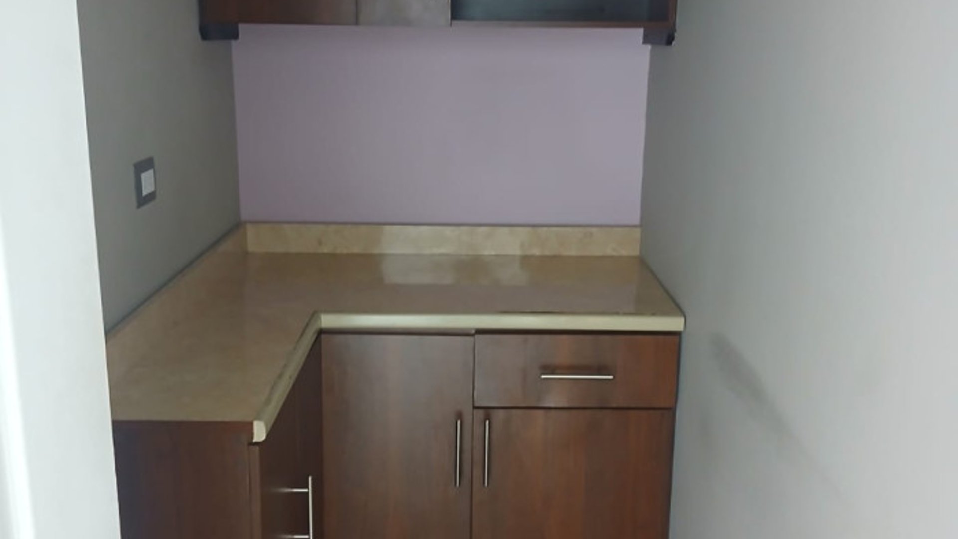 Oficina en renta Edificio en zona 10 - Miniatura 2