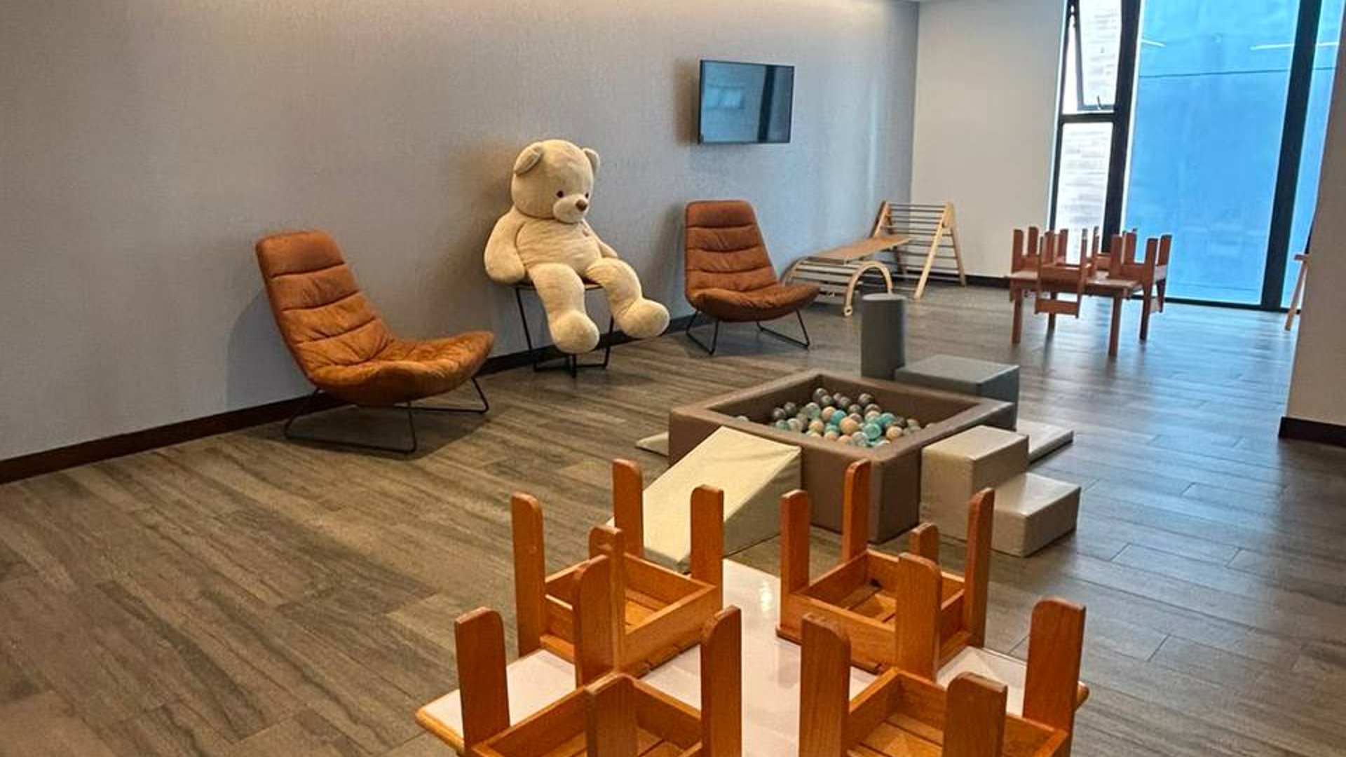 Apartamento en renta en Edificio Vasanta zona 10 - Miniatura 11
