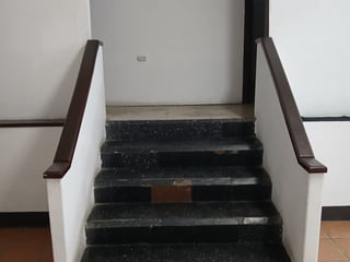 Local de 49 m2 en alquiler - CENTRO COMERCIAL CAPITOL - 3