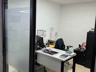 Local Comercial con oficinas en Renta en zona 13 - 5
