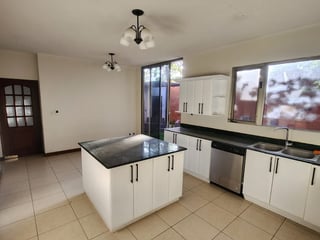 Casa en renta de 2 niveles con 4 habitaciones en z16 Cayala Ref-5161 - 4