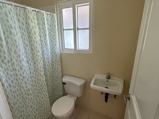 Venta de casa en Villa Venetto Santa Elena Barillas - Image 25