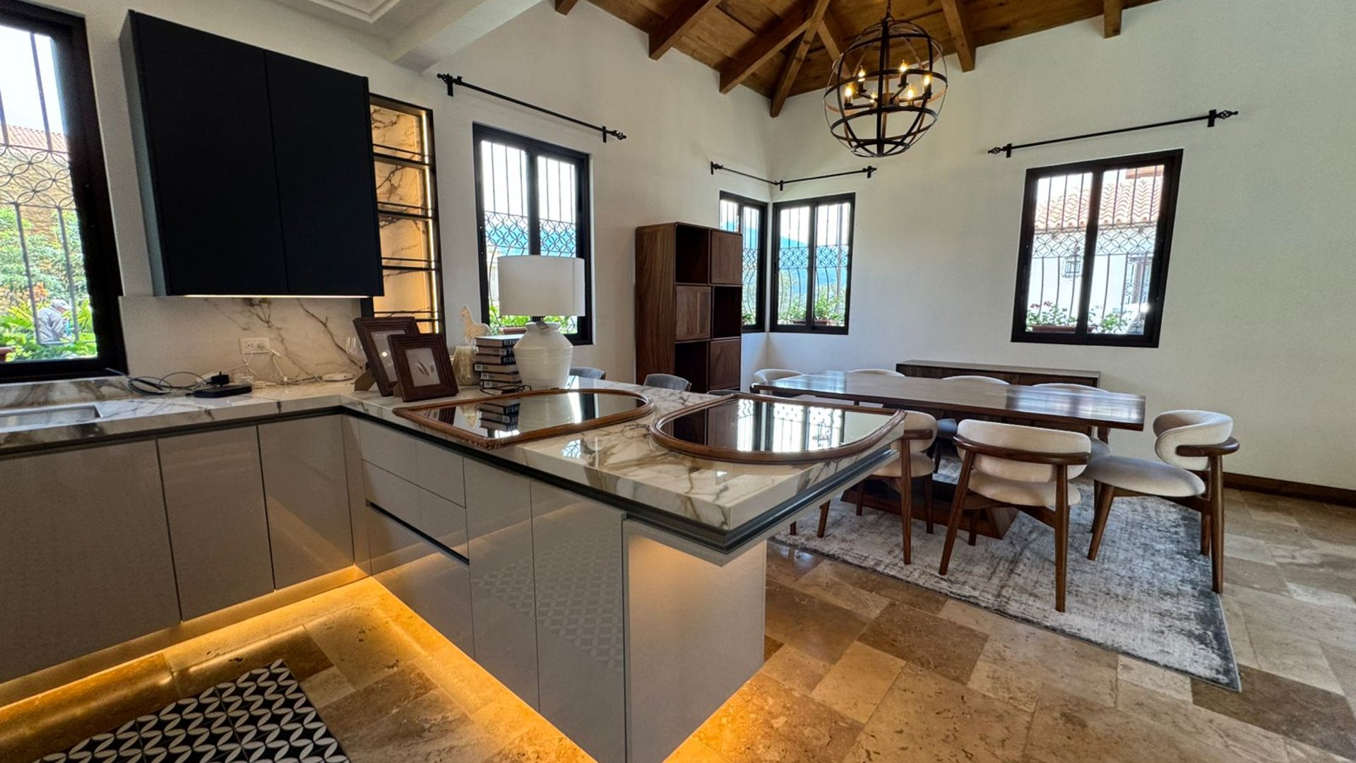 CASA EN VENTA | LOS FRANCISCANOS | ANTIGUA GUATEMALA - Miniatura 2