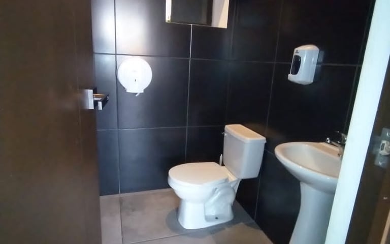 Bodeguitas en alquiler, Áttico zona 13. - Miniatura 7