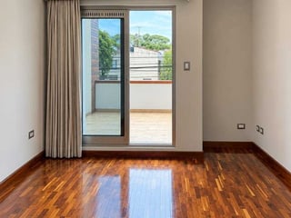 APARTAMENTO EN ALQUILER 📍 Edificio Alhambra, Zona 15 - 5