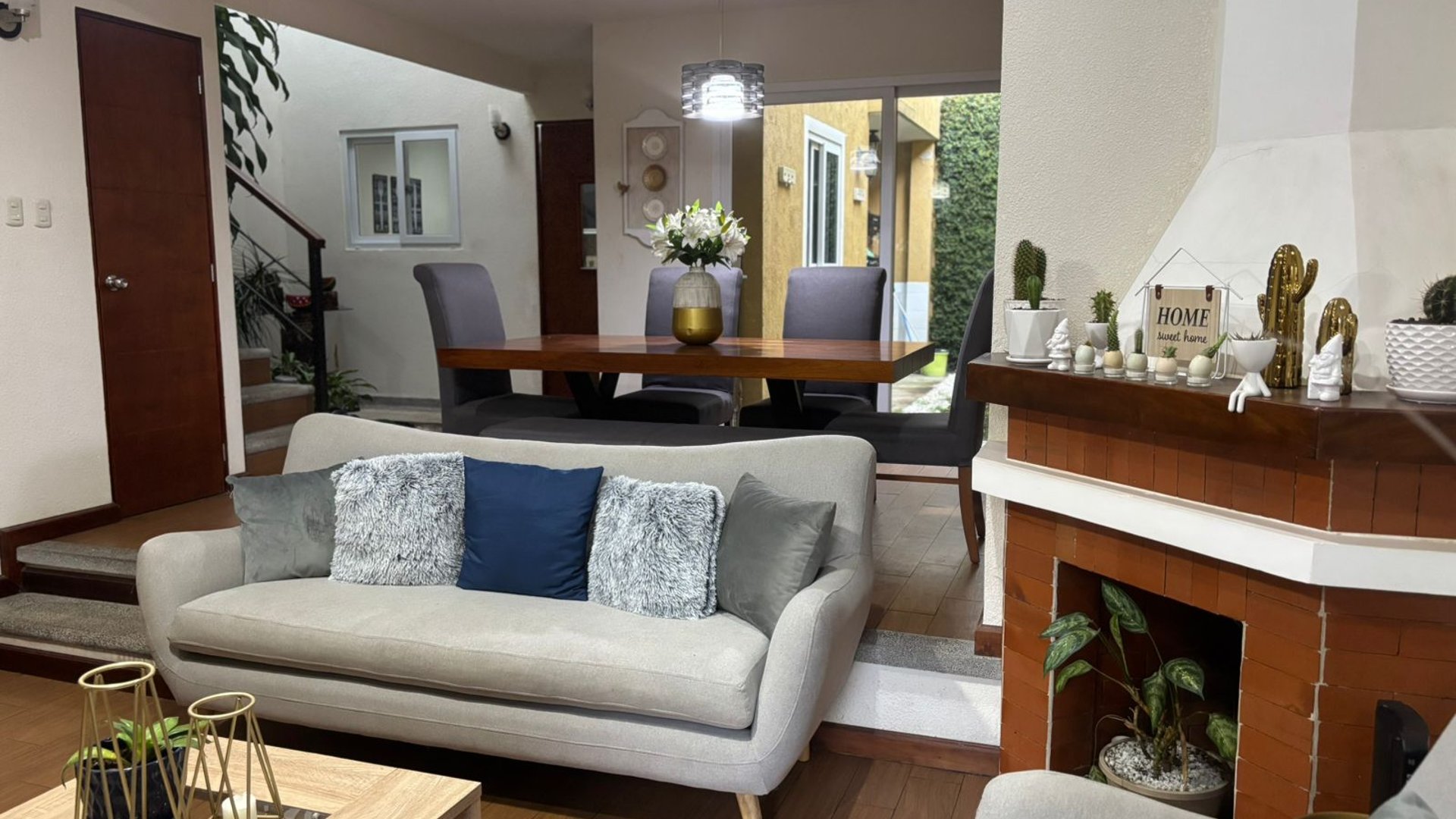CASA EN VENTA CONDOMINIO BOSQUES DE ARRAZOLA 