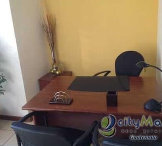 Oficina en RENTA, dentro de Edificio en Zona 10.