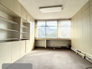 PLAZA MARÍTIMA / Oficina en Venta, zona 10 - 5
