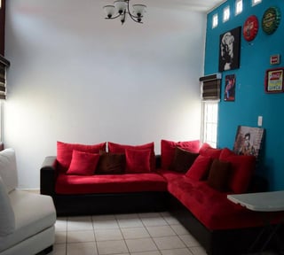 Casa con habitacion de servicio - 3 habitaciones en Mixco Ref-5819