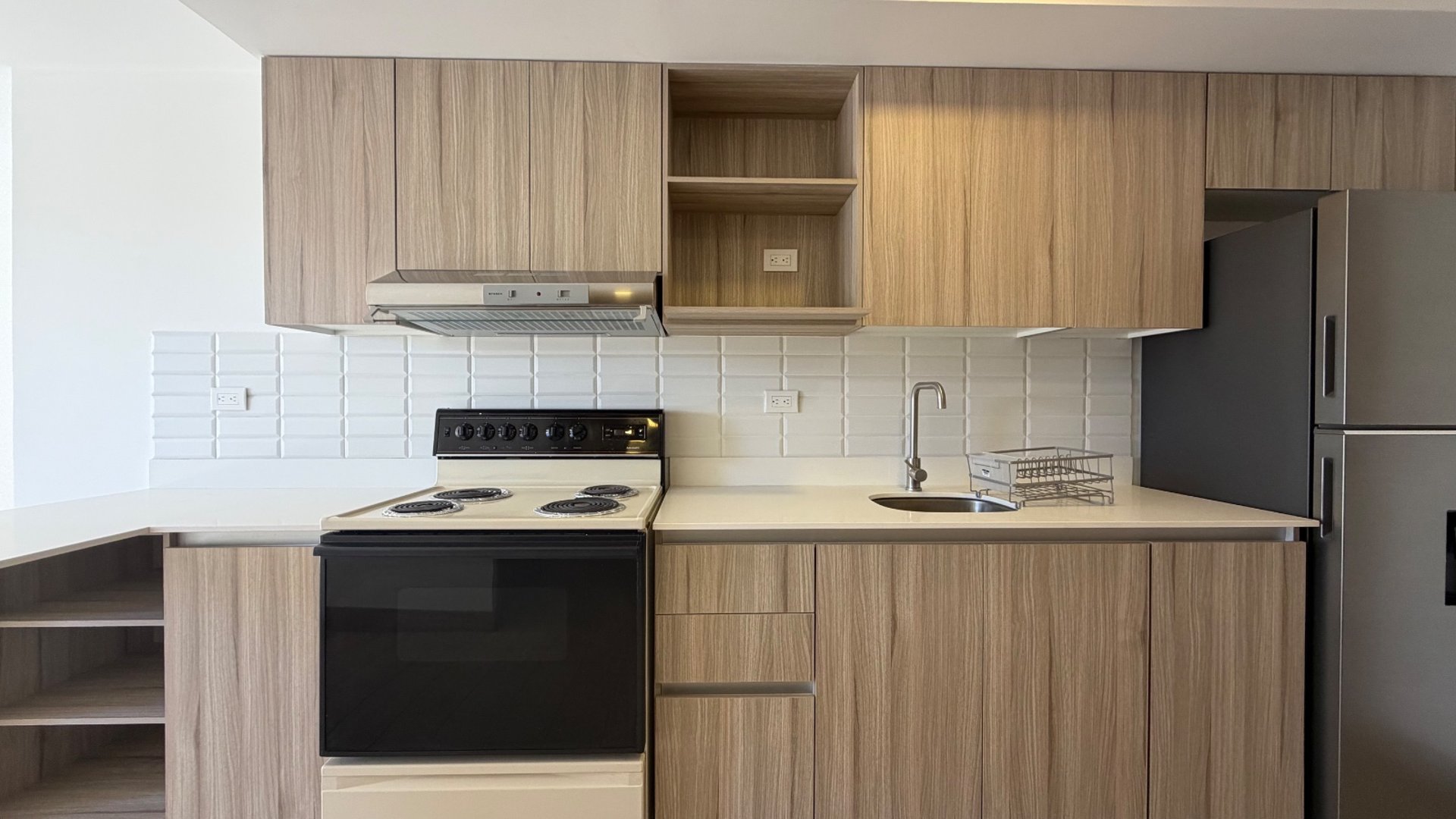 Apartamento en Alquiler Edificio Armonía, zona 12 N4