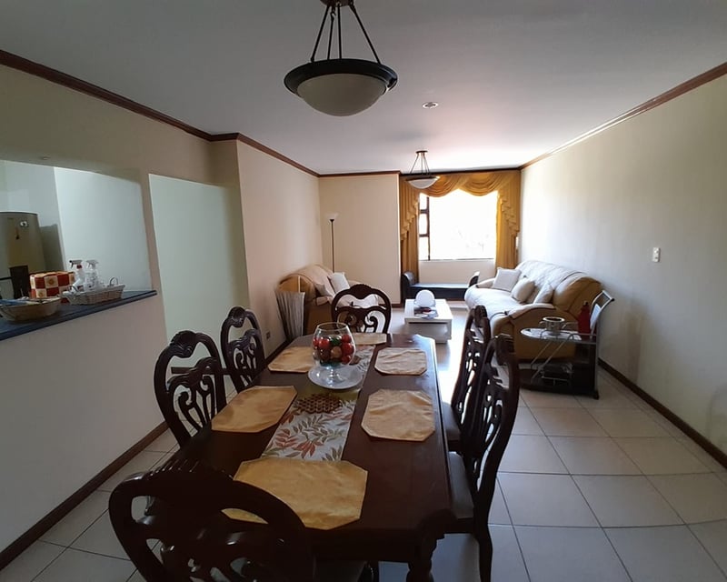 ALQUILO ZONA 10 APARTAMENTO COMPLETAMENTE AMUEBLADO
