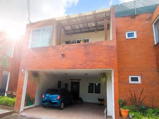 Casa en Venta en Hacienda Real Zona 16 Guatemala - Image 1