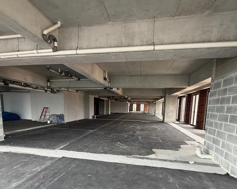 Oficina en venta a pocos metros de Diagonal 6 zona 10 Ref-5814