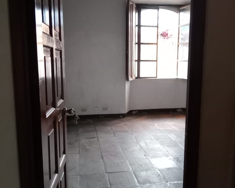 ANTIGUA / Local en Renta