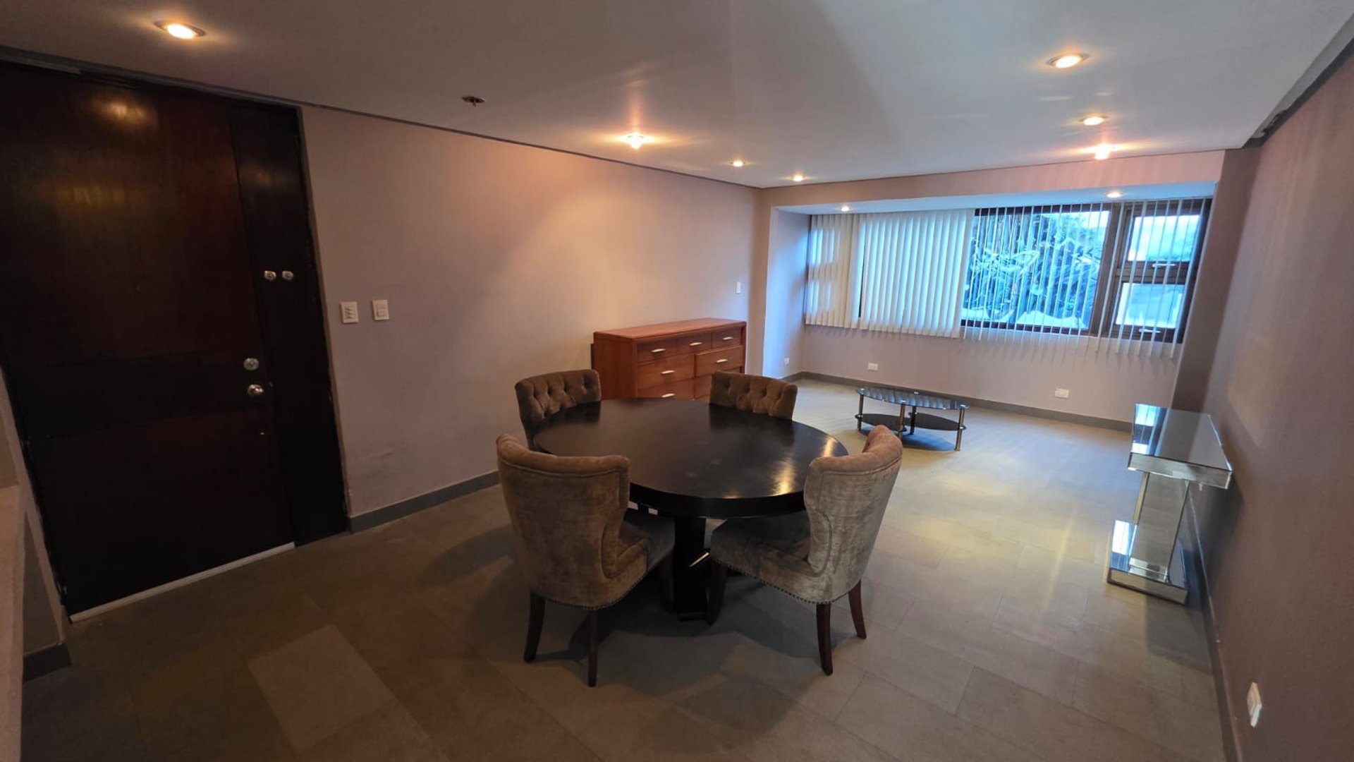 Apartamento amueblado de 2 habitaciones en zona 9 Ref-5595