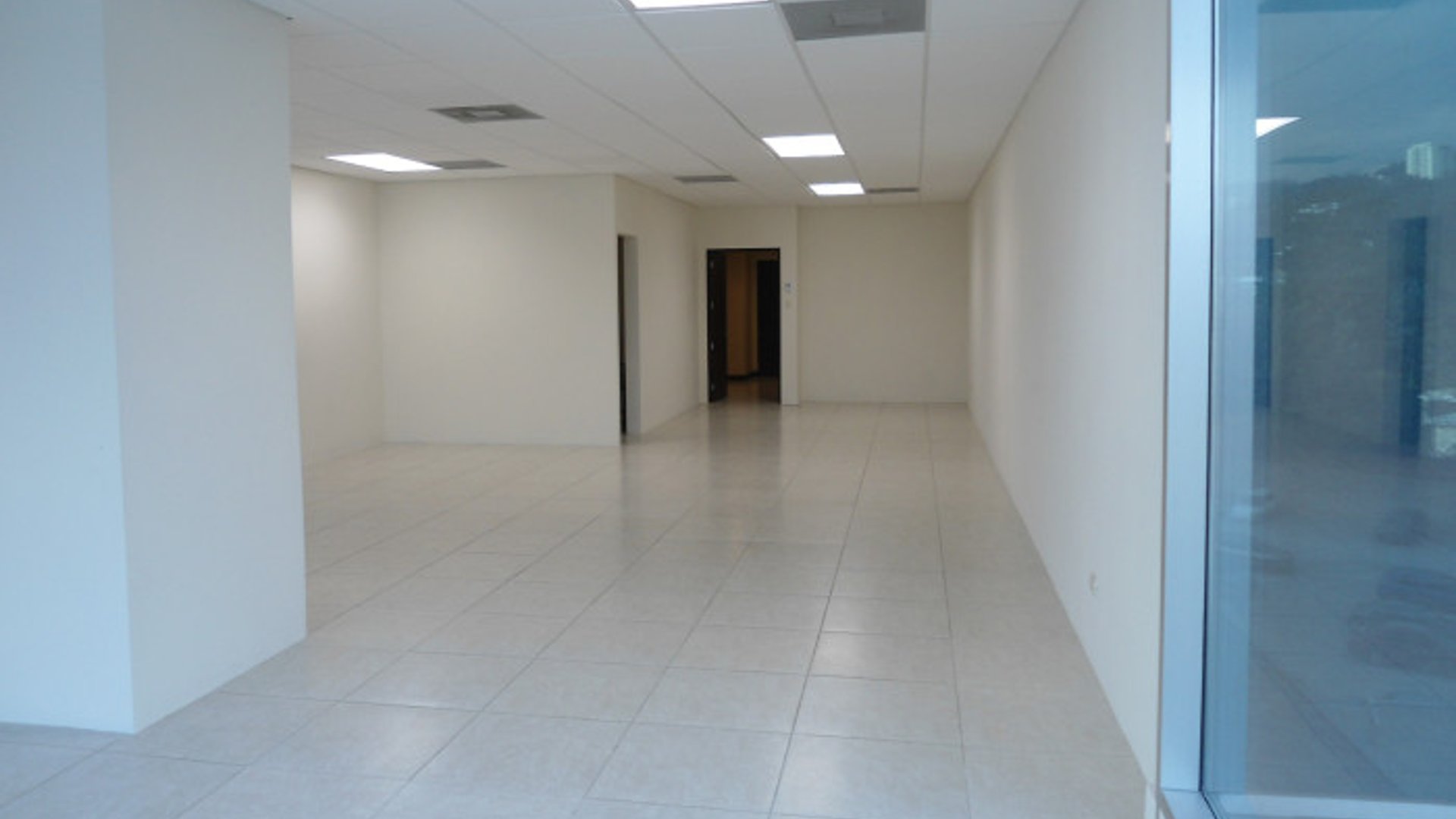 Oficina en Alquiler en Zona Pradera Guatemala - Miniatura 2