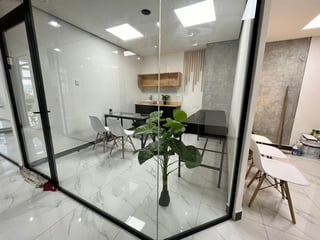 Rento clinica amueblada en zona 10 Ref-4838 - 2