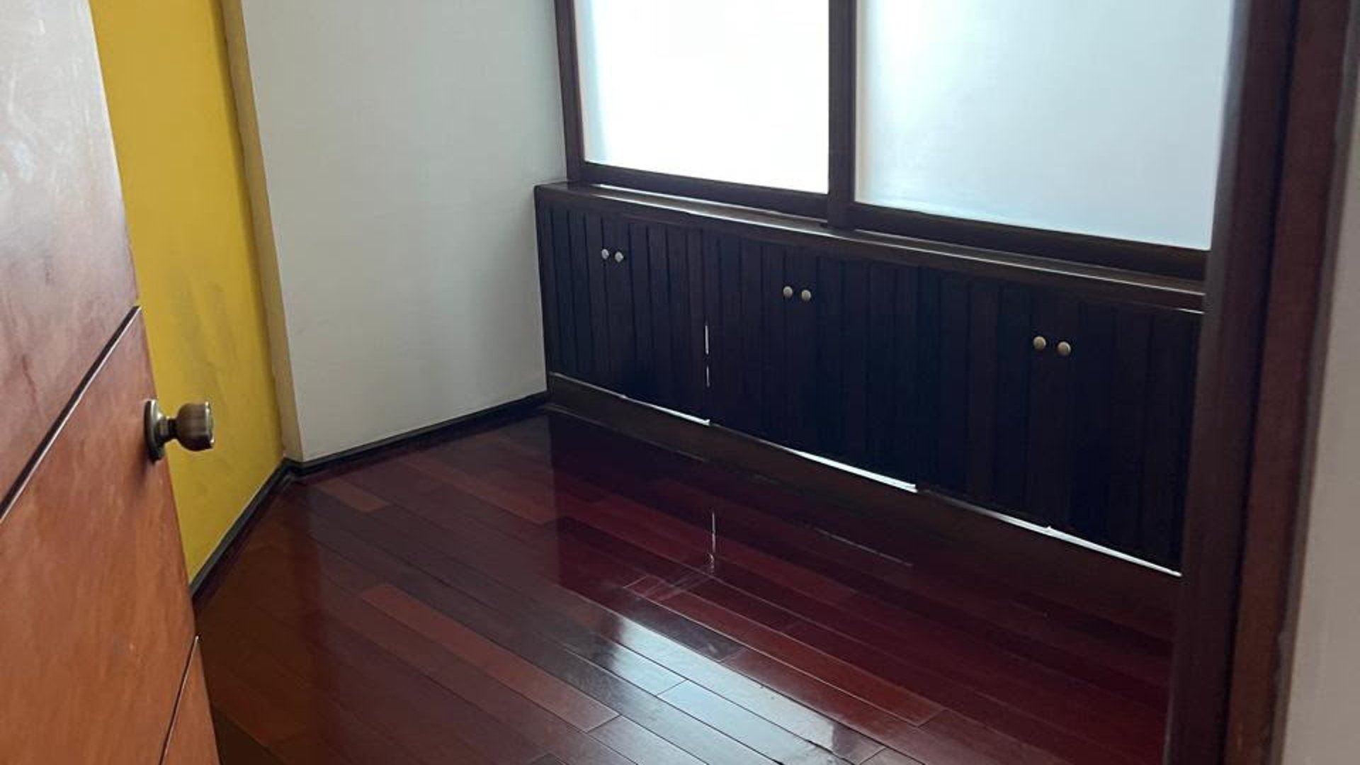 RENTA DE APARTAMENTO EN EDIFICIO TERRANOVA |ZONA 13 - Miniatura 2