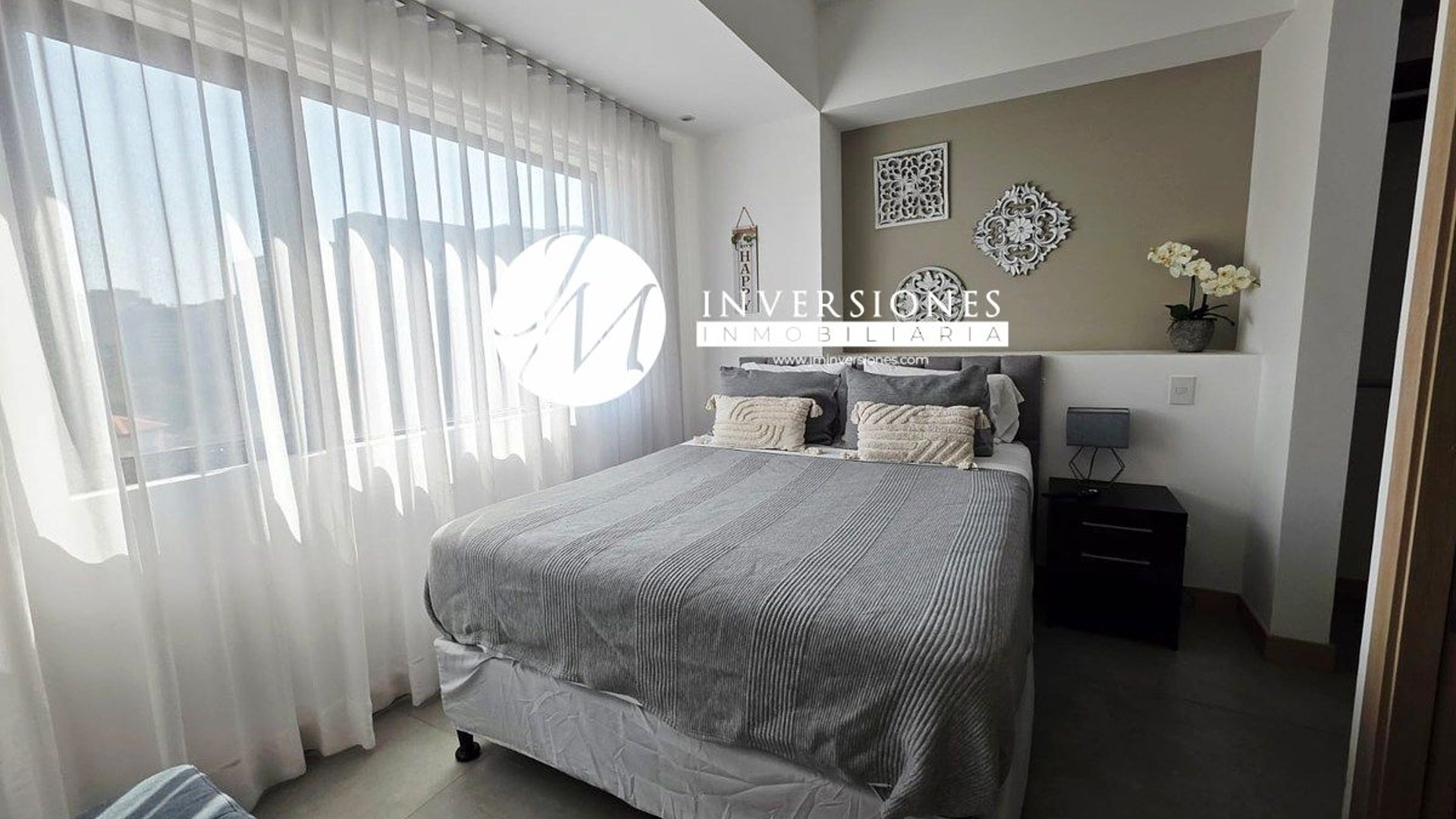Apartamento amueblado en renta zona 10 - Miniatura 4