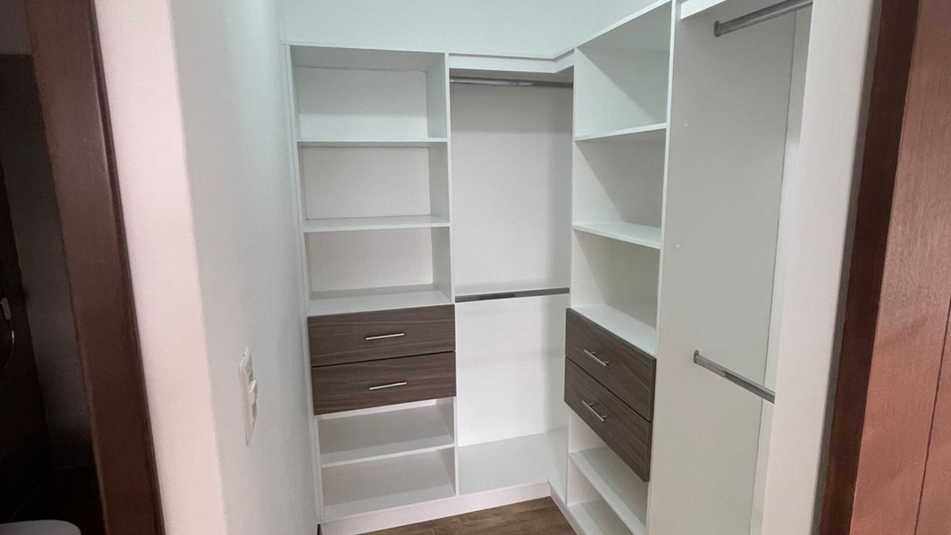 Apartamento en renta en zona 10 / Casalini Diagonal 6 - Miniatura 9