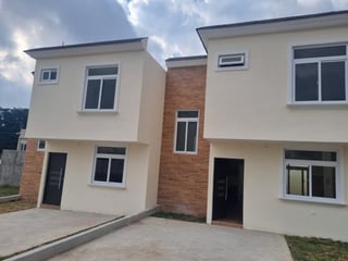 Casa Nueva en Condominio En San José Pinula - Image 1