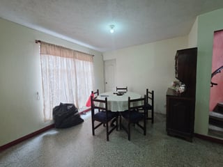 Casa en Venta con Apartamento y Locales en Zona 2 Mixco - 2
