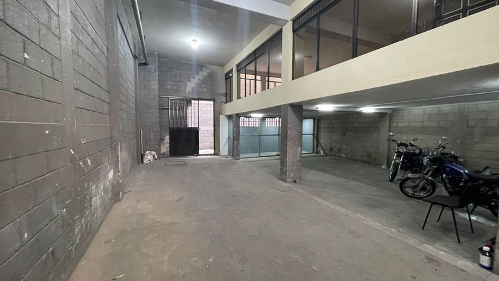 Local comercial en renta, en Zona 5 - Miniatura 2