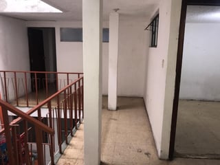En Venta Casa para uso comercial en Zona 4 - Image 3