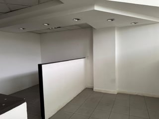 Local Comercial en Renta en Calzada Roosevelt zona 7 - 4
